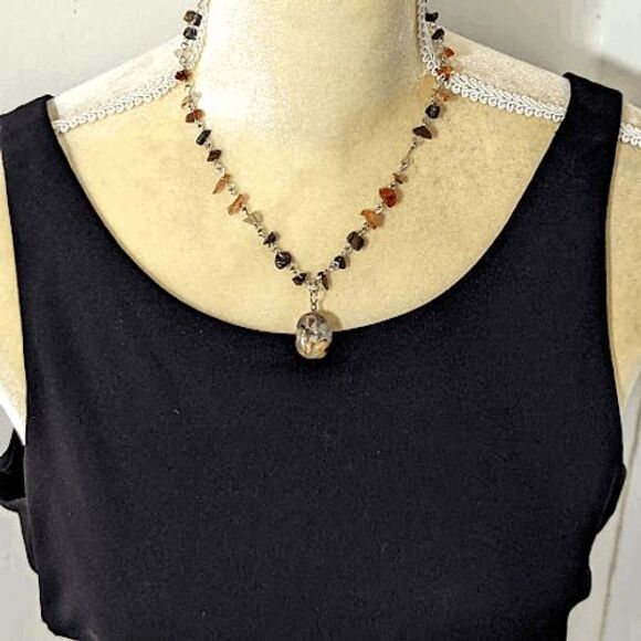 Neutral tones 16" necklace browns oranges pink chips - Picture 2 of 3